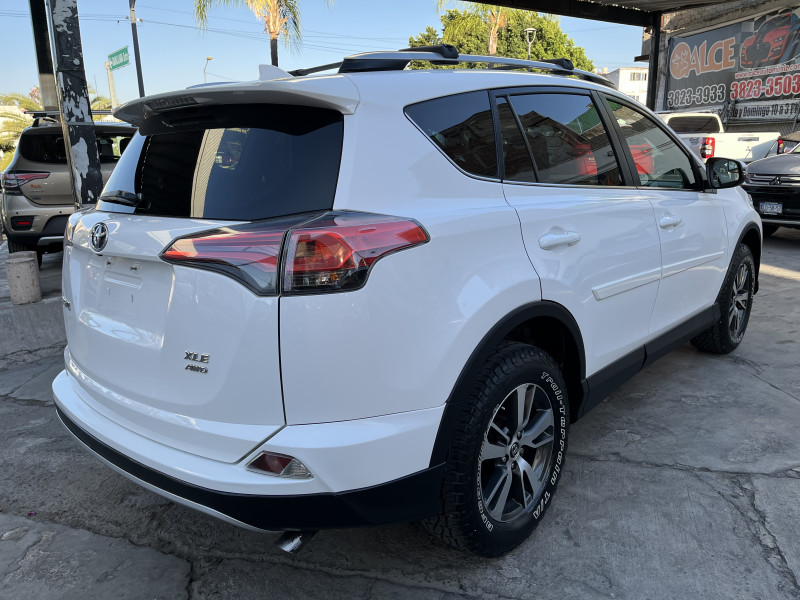 Toyota RAV4 XLE 2016