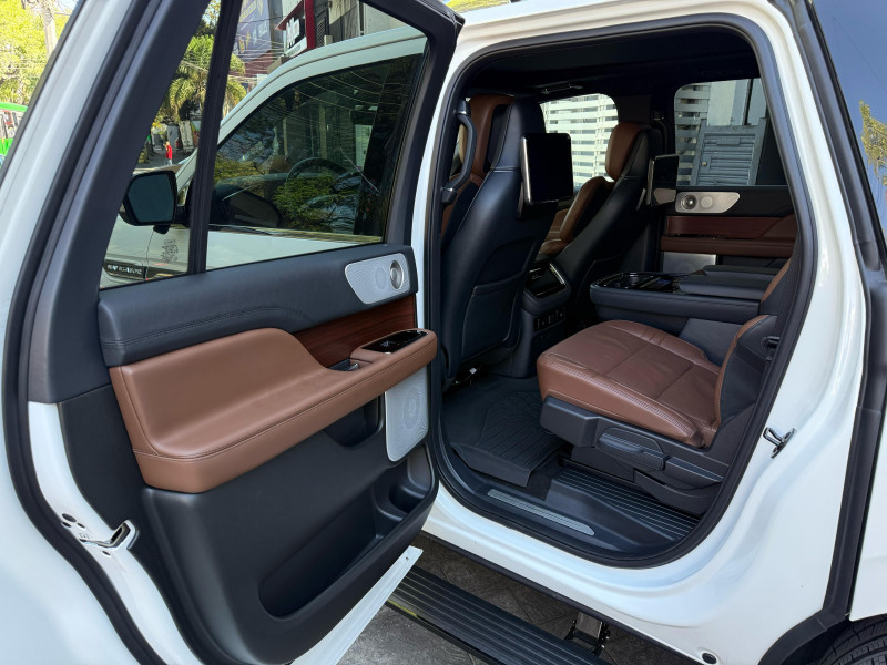 Lincoln Navigator Larga Reserve 2023