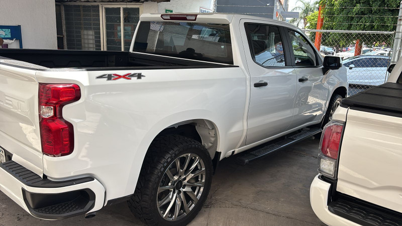Chevrolet Silverado V6 SILVERADO CREW CAB 4X4 2021