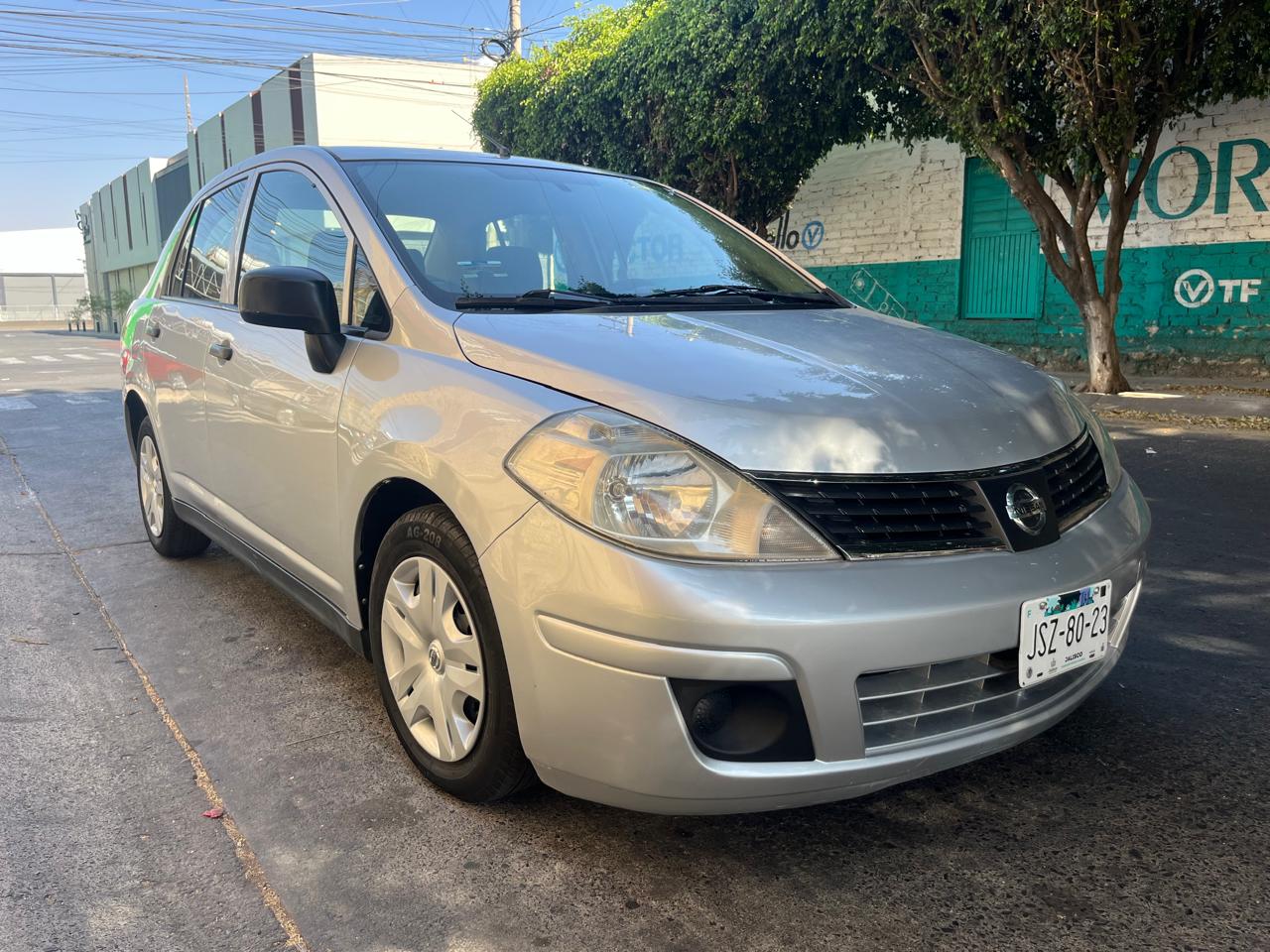 Nissan Tiida Drive 2013