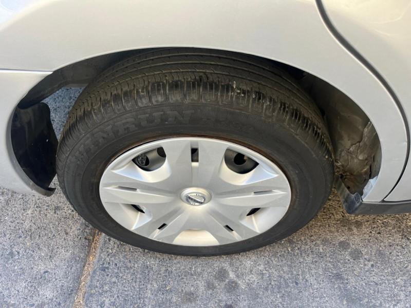 Nissan Tiida Drive 2013