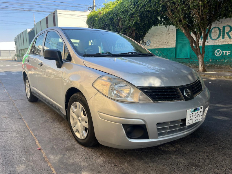 Nissan Tiida Drive 2013