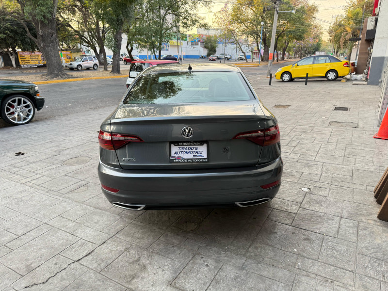 Volkswagen Jetta Higline 2019