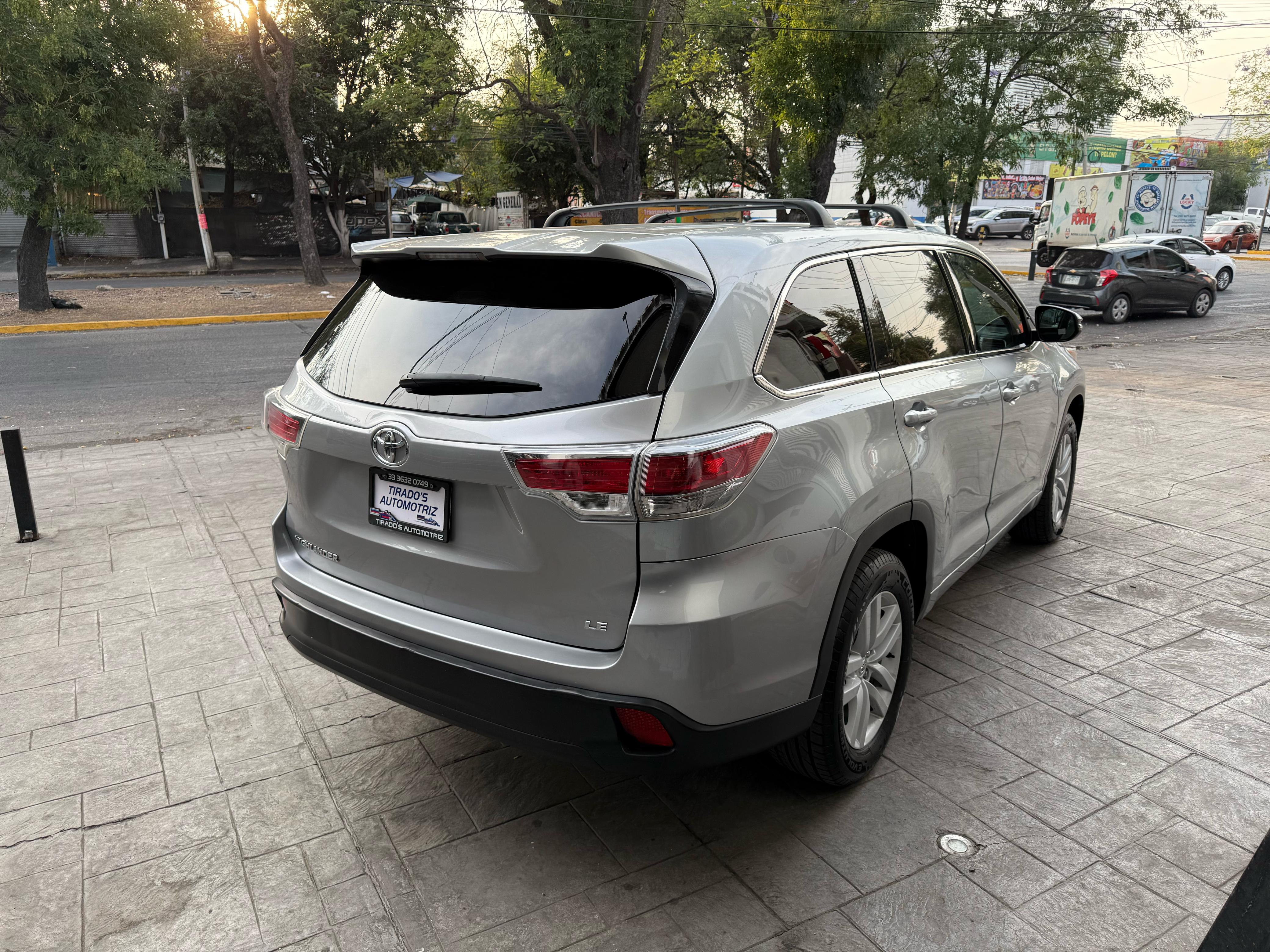 Toyota Highlander LE 2015