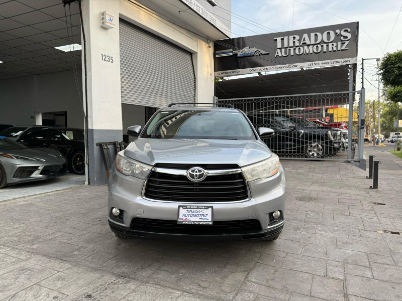 Toyota Highlander LE 2015