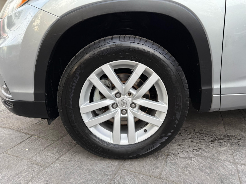 Toyota Highlander LE 2015
