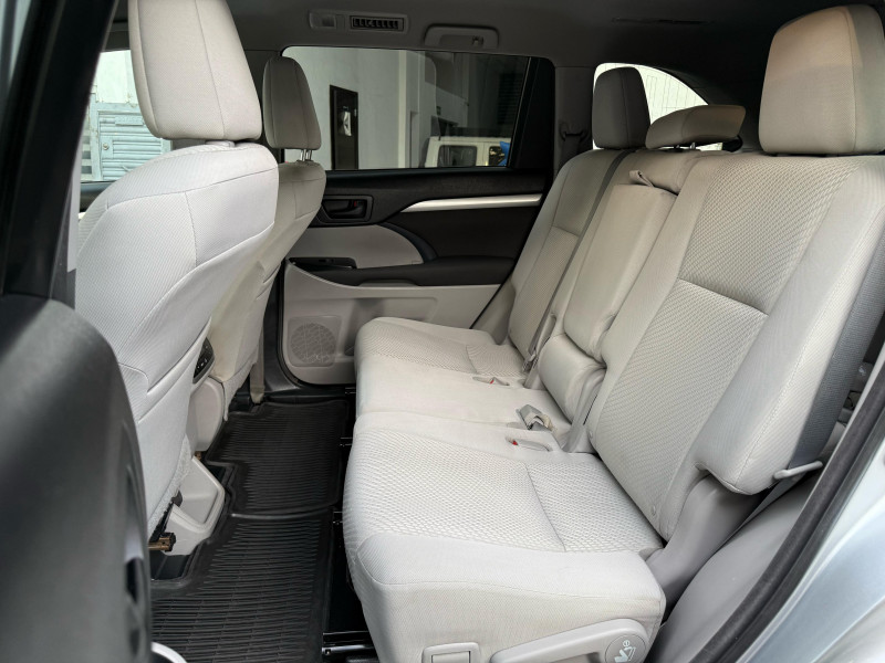 Toyota Highlander LE 2015