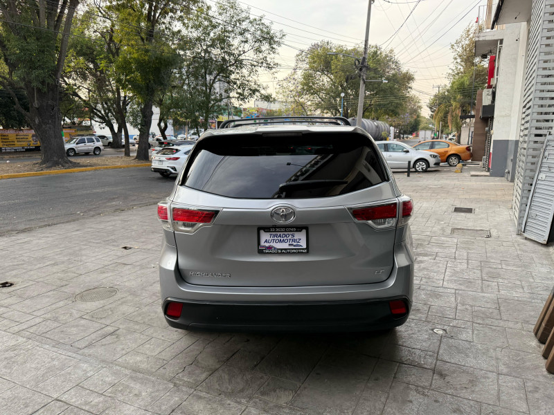 Toyota Highlander LE 2015