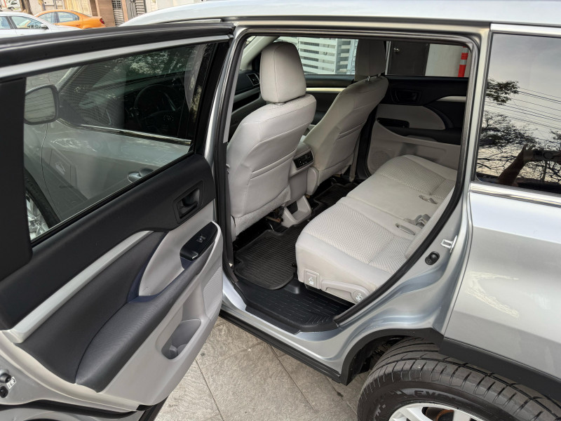 Toyota Highlander LE 2015