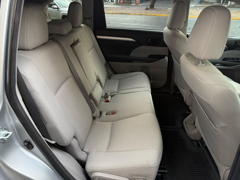 Toyota Highlander LE 2015