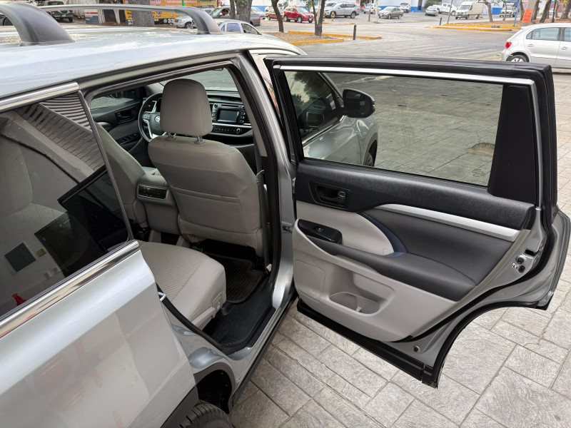 Toyota Highlander LE 2015