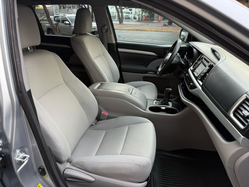 Toyota Highlander LE 2015