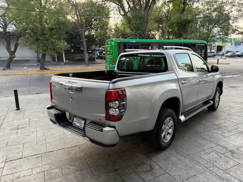 Mitsubishi L200 4 puertas 2021