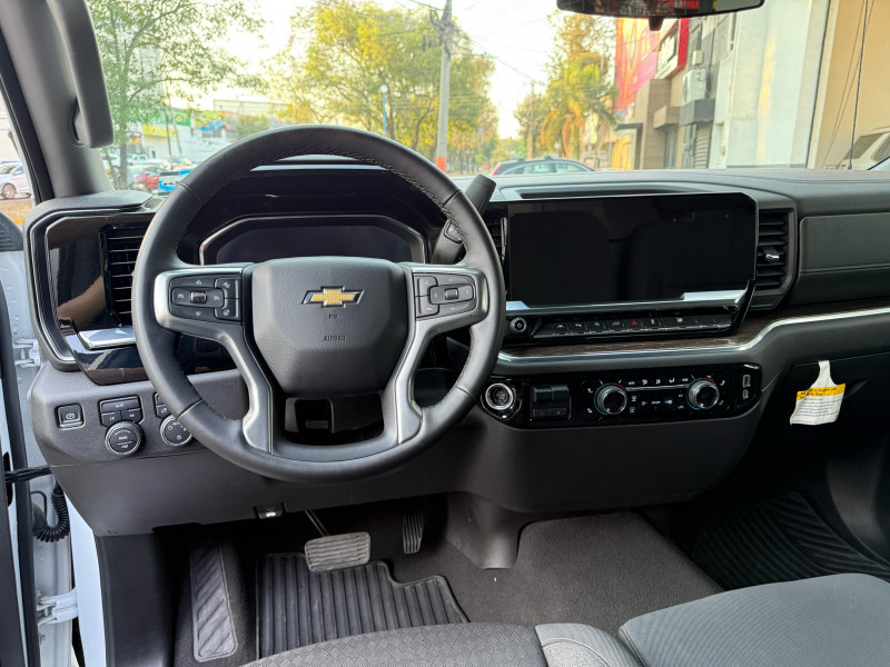 Chevrolet Cheyenne LT CAB SENCILLA EQUIPO 2024