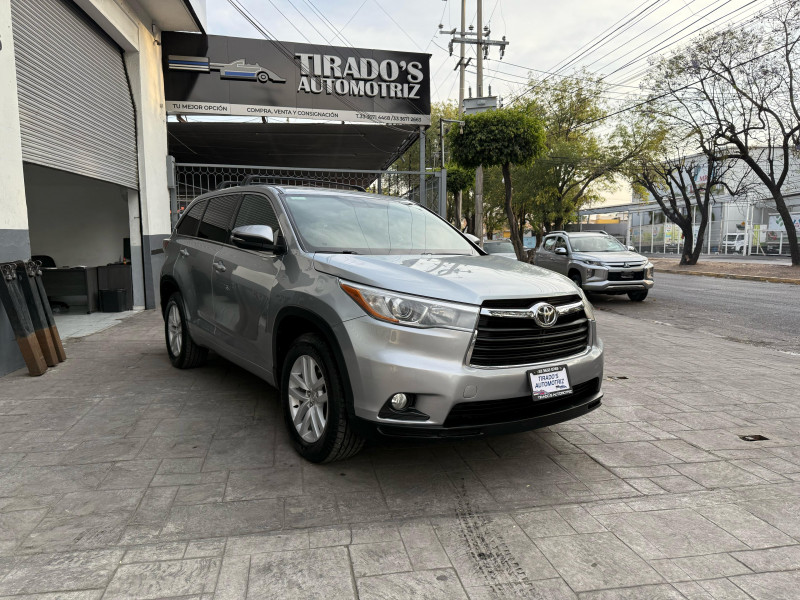 Toyota Highlander LE 2015
