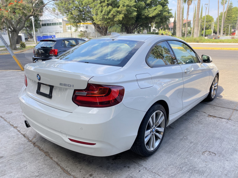 BMW Serie 2 220i Sport Line Coupé 2017