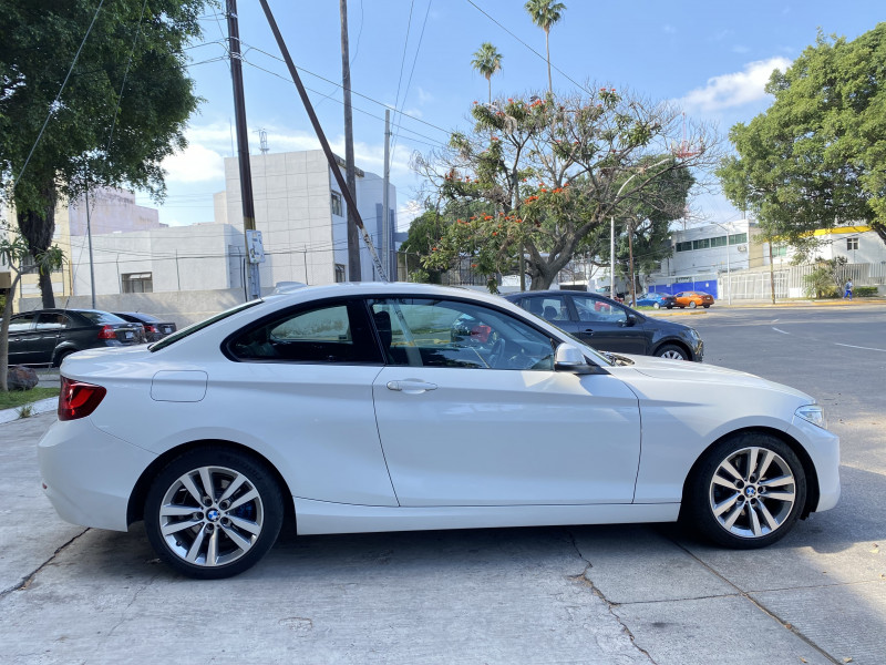 BMW Serie 2 220i Sport Line Coupé 2017
