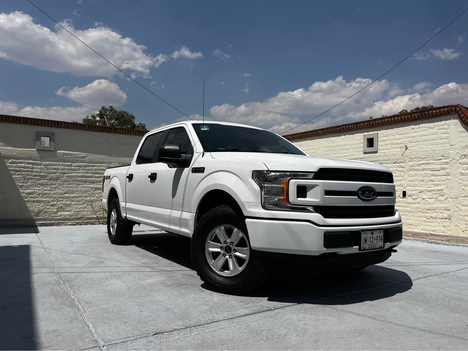 Ford F150 XL Crew Cab.4X4, a/ac., VE, CD 2019
