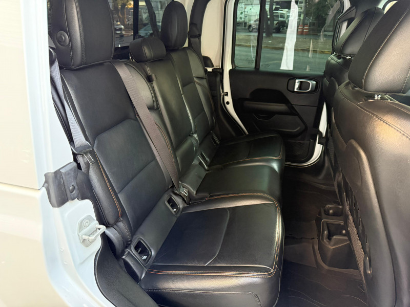 Jeep Gladiator mojave 2023