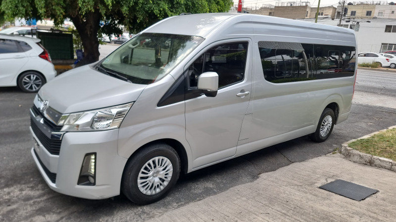Toyota Hiace GL 2022