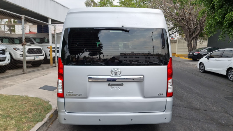 Toyota Hiace GL 2022