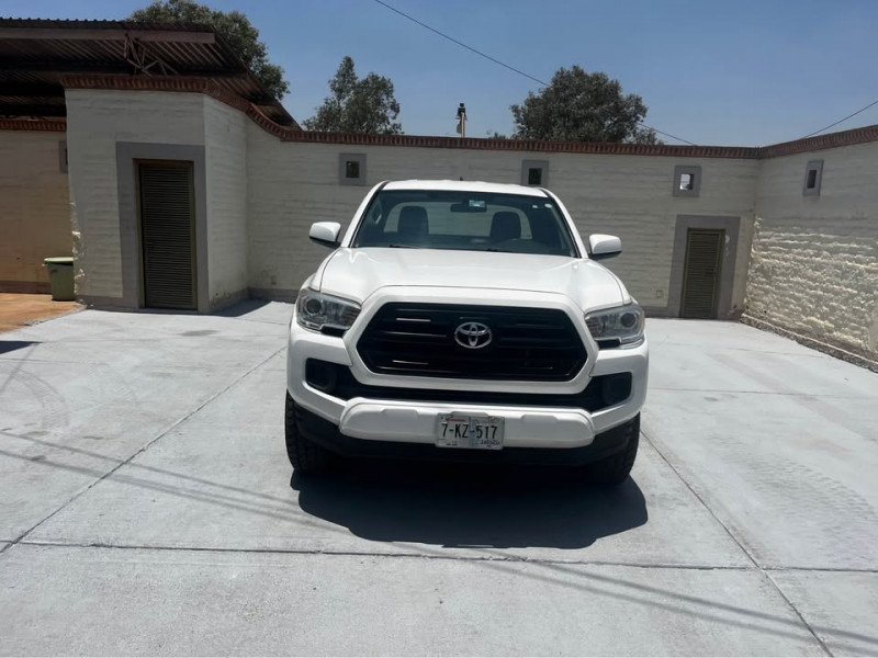 Toyota Tacoma SUPER CAB SPORT 2017