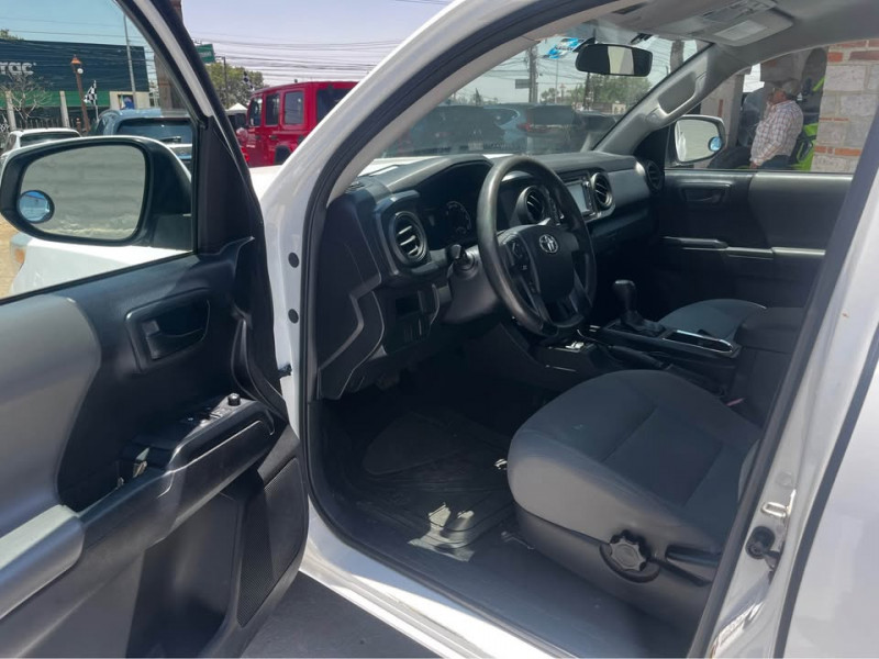 Toyota Tacoma SUPER CAB SPORT 2017