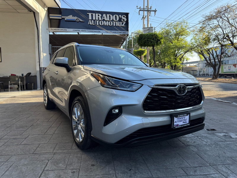 Toyota Highlander Limited 2021