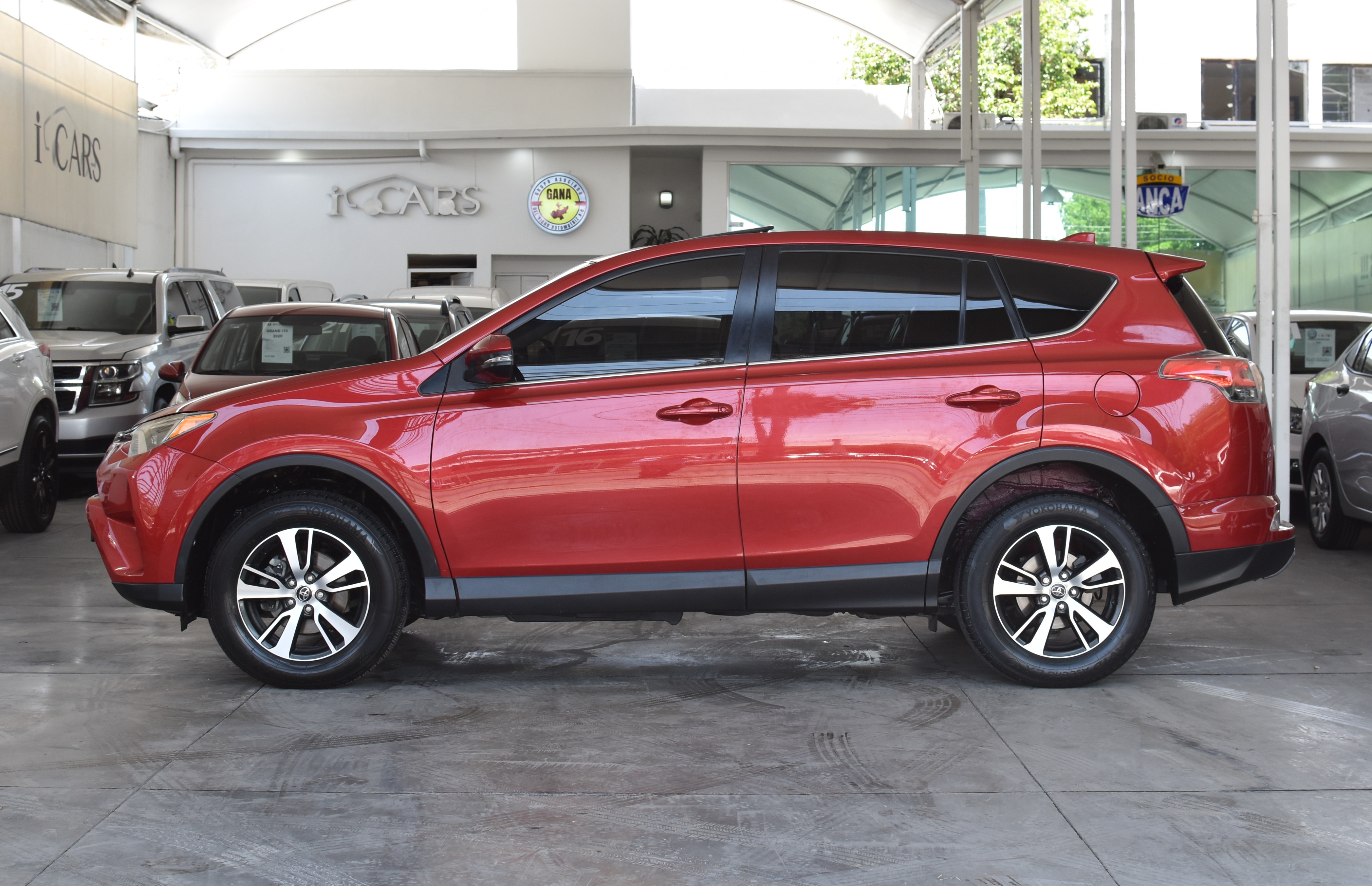 Toyota RAV4 XLE 2017