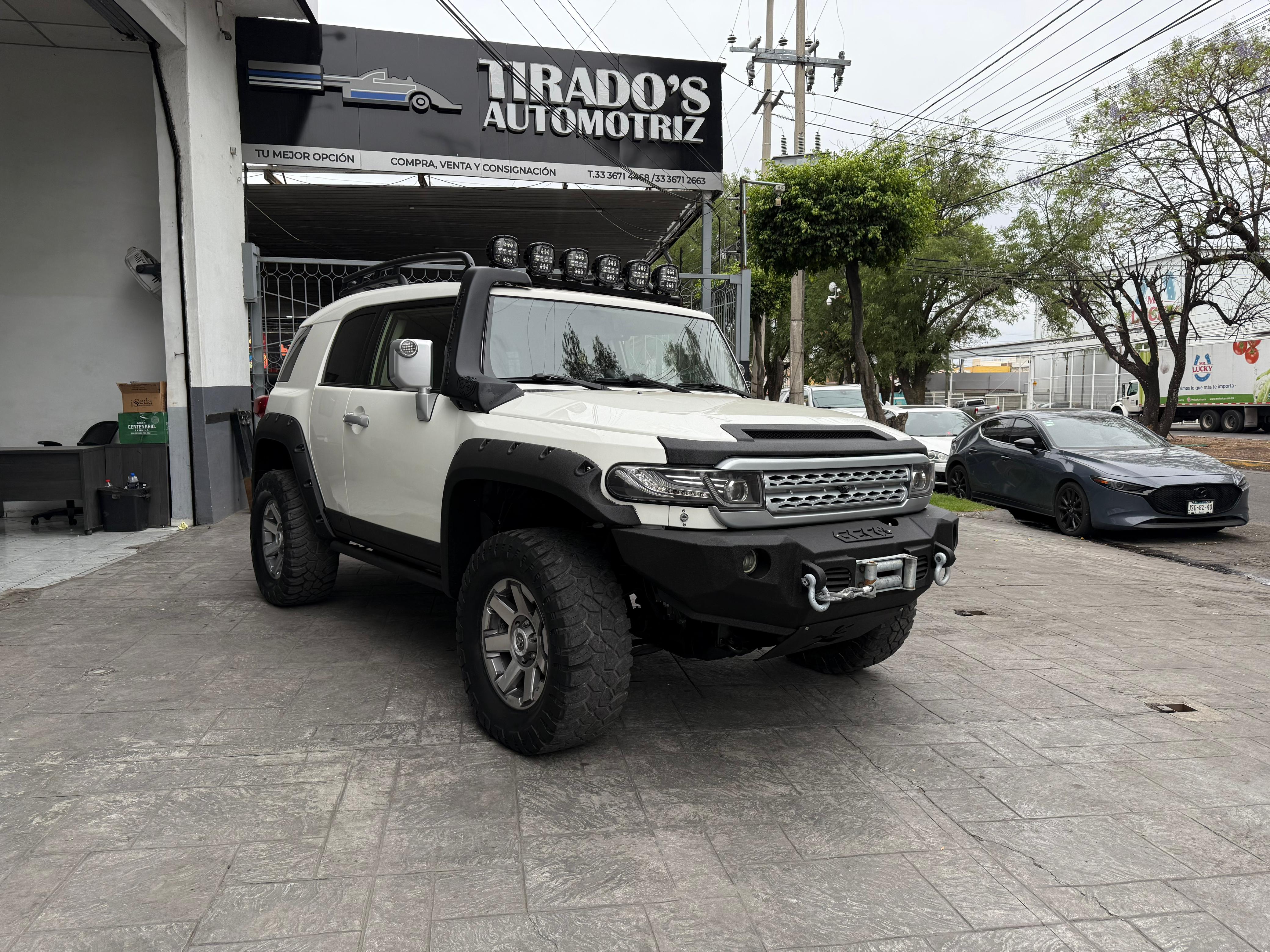 Toyota FJ Cruiser equipada 2014