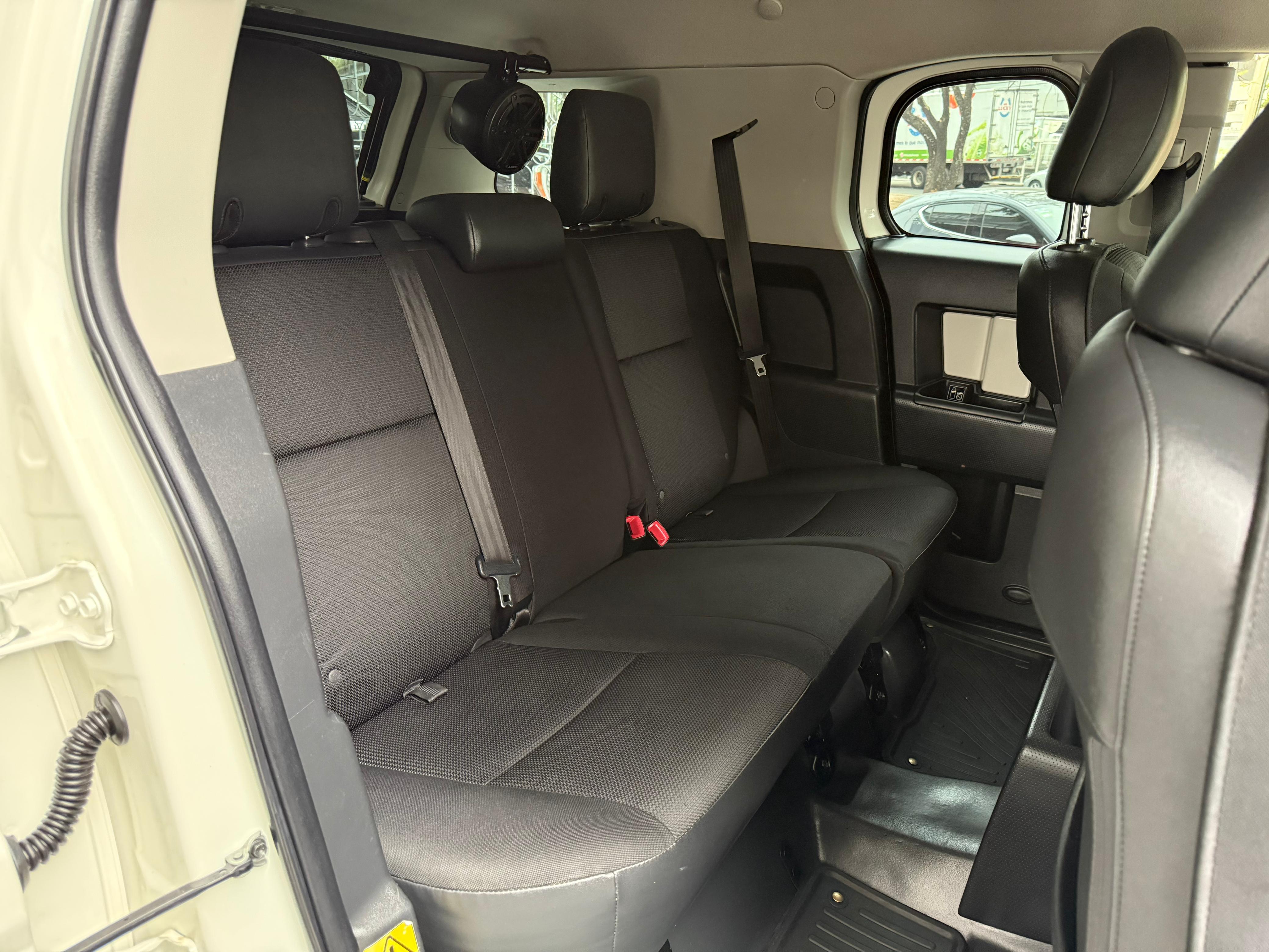 Toyota FJ Cruiser equipada 2014