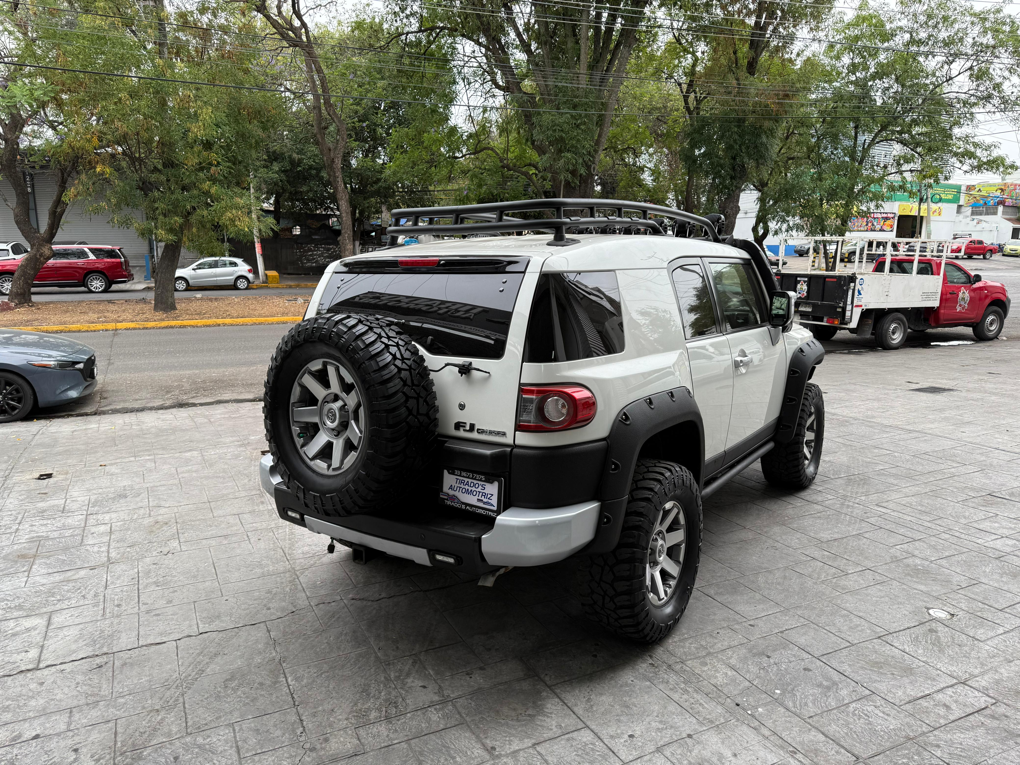 Toyota FJ Cruiser equipada 2014