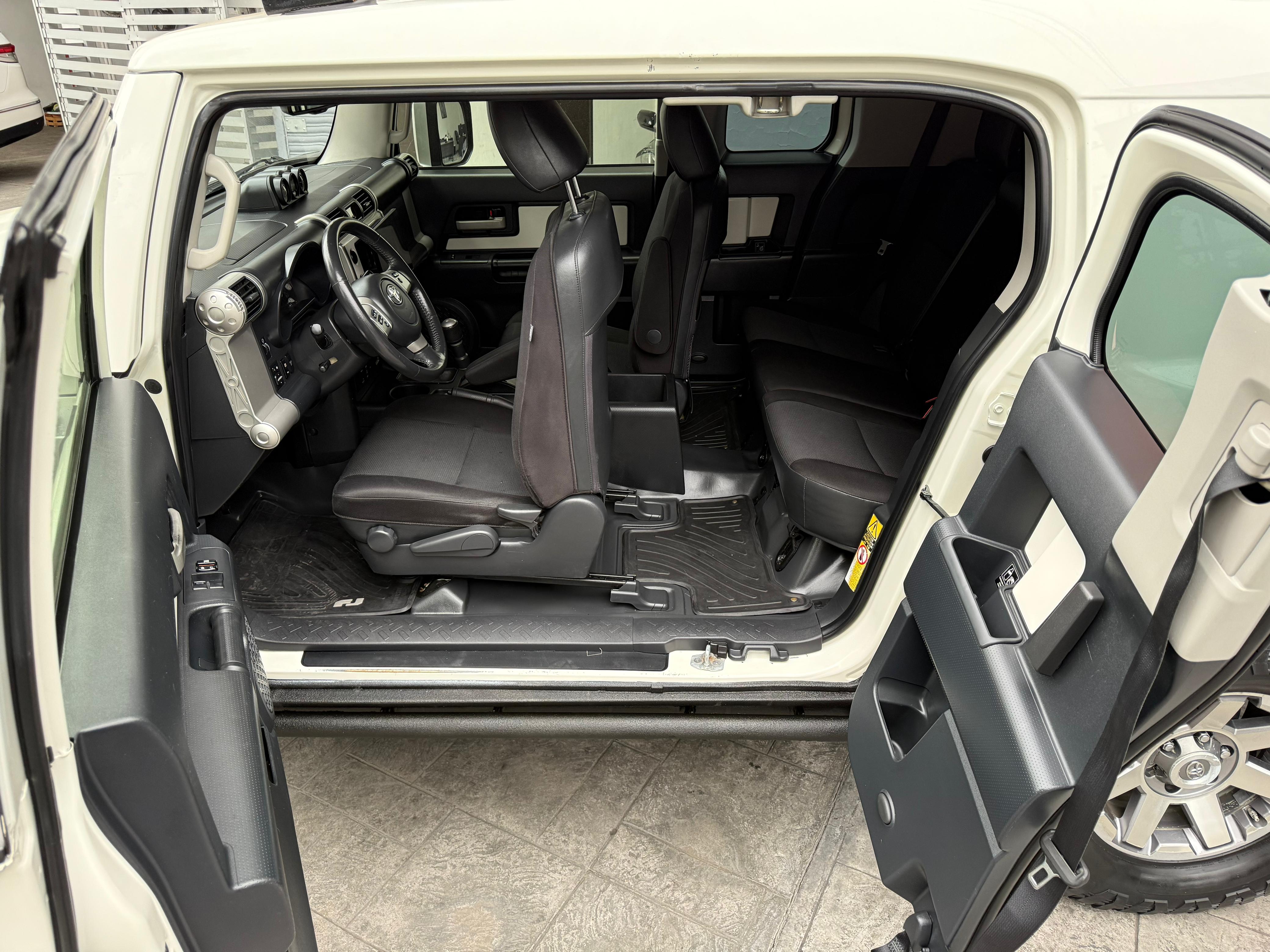 Toyota FJ Cruiser equipada 2014