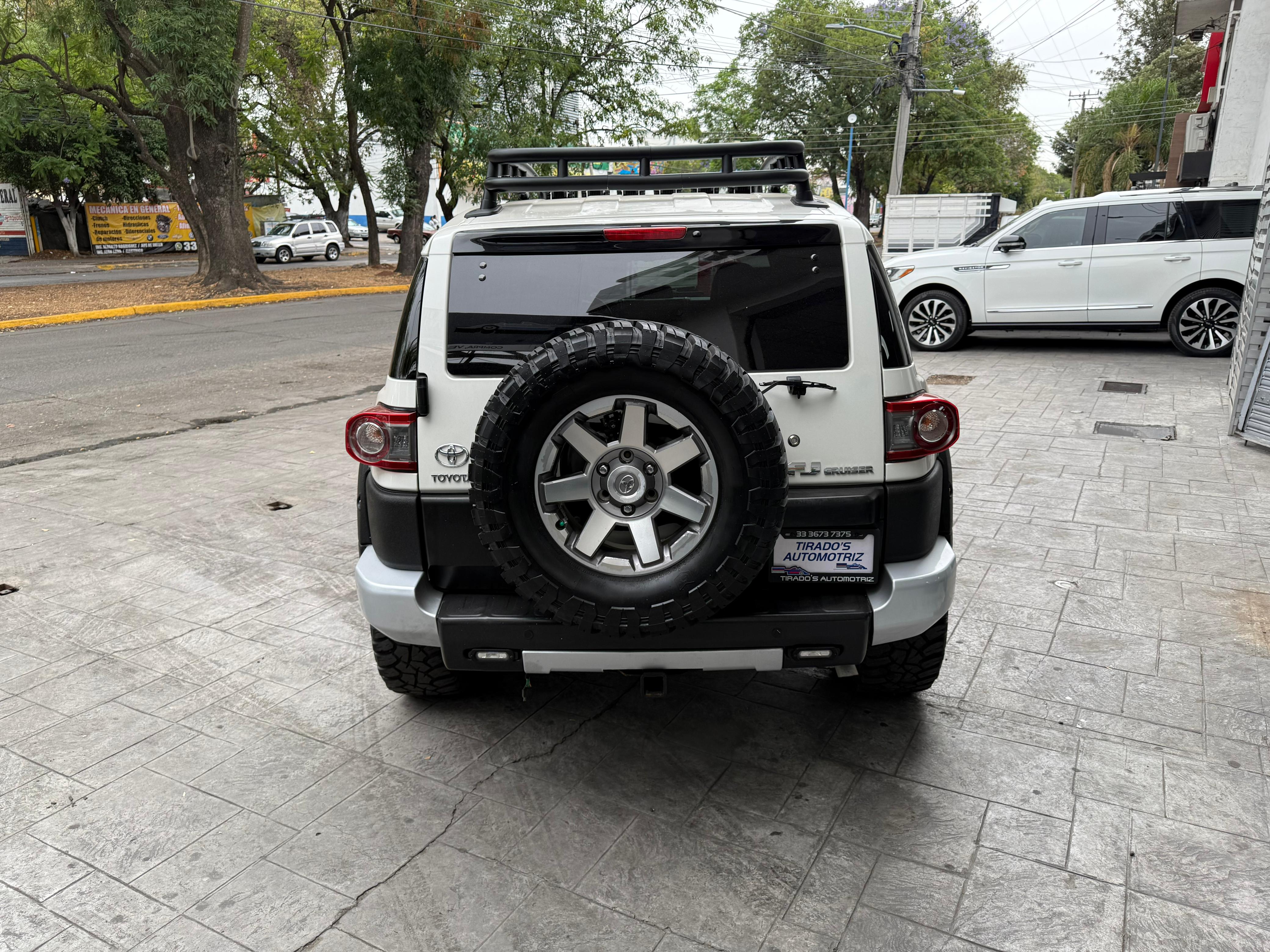 Toyota FJ Cruiser equipada 2014