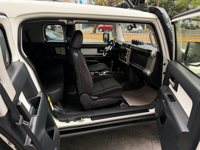 Toyota FJ Cruiser equipada 2014