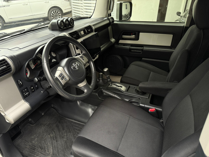 Toyota FJ Cruiser equipada 2014