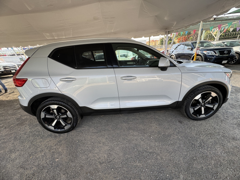 Volvo XC40 T4 Momentum 2022