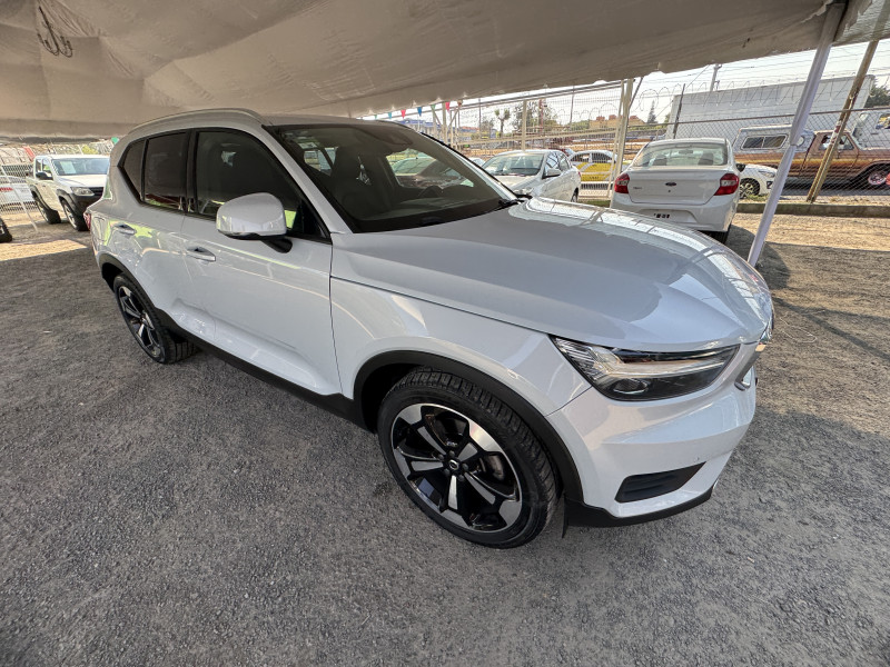 Volvo XC40 T4 Momentum 2022