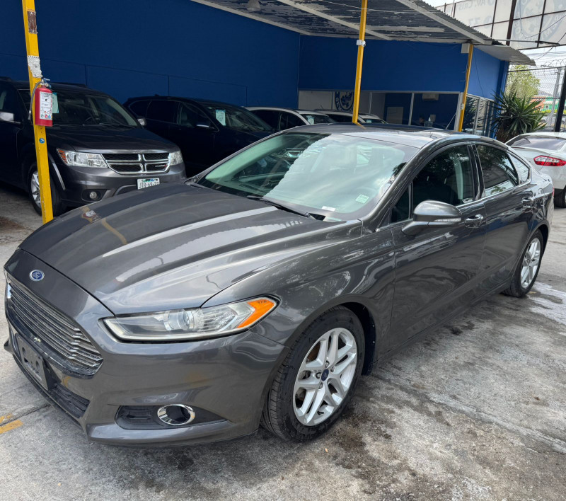 Ford Fusión SE Luxury 2015