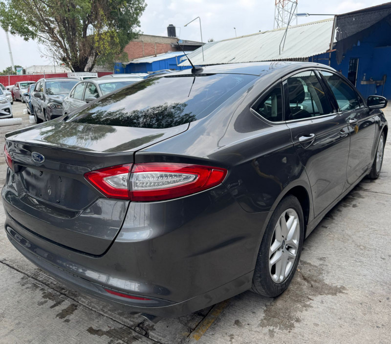 Ford Fusión SE Luxury 2015