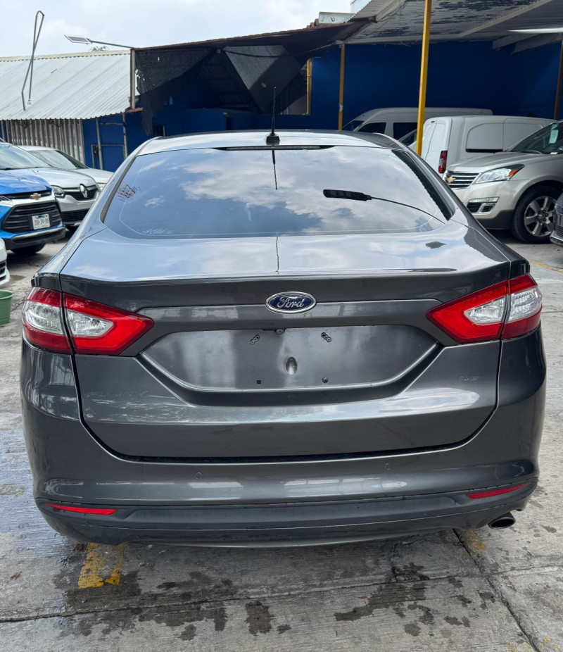 Ford Fusión SE Luxury 2015