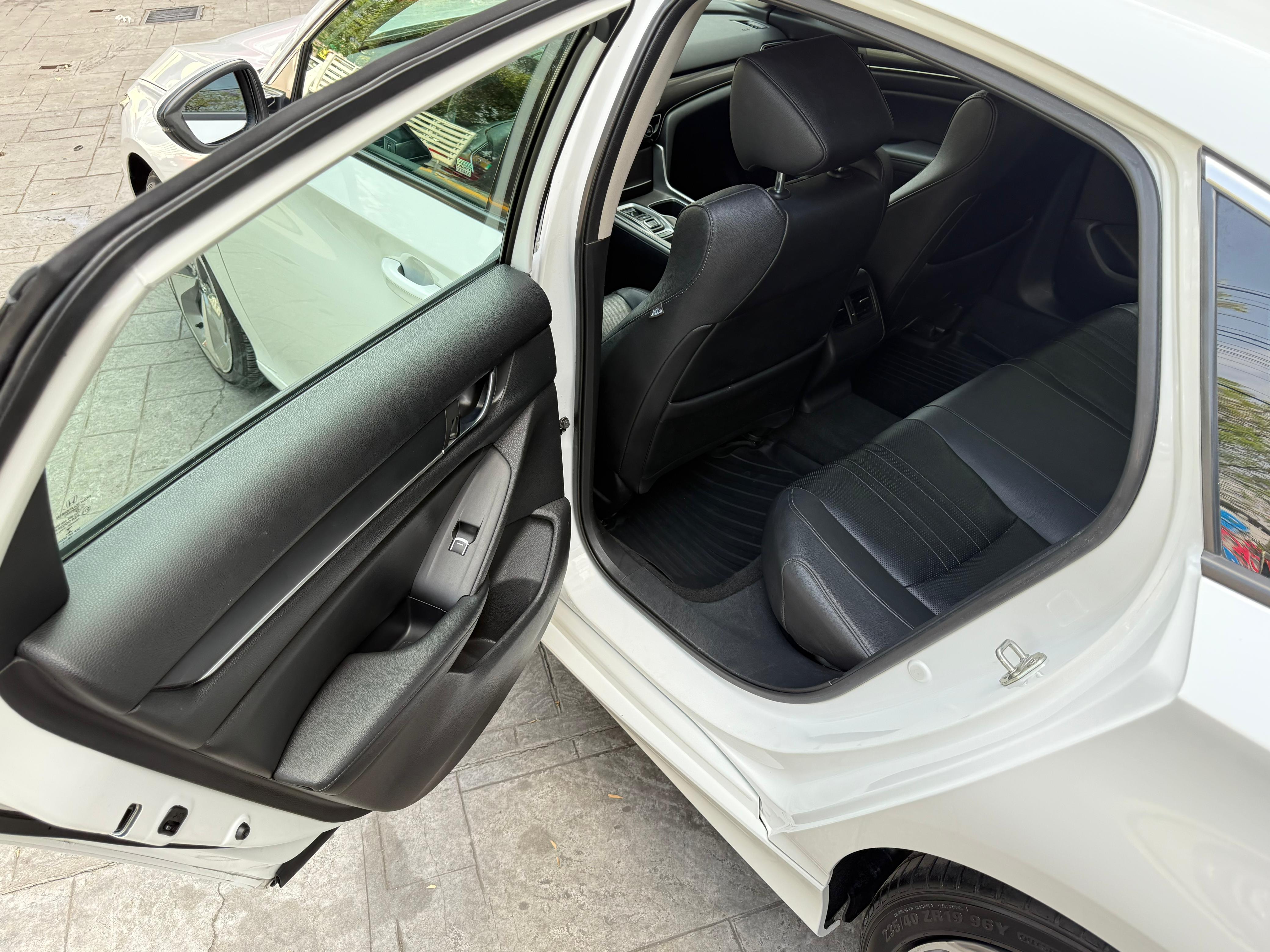 Honda Accord Touring 2019