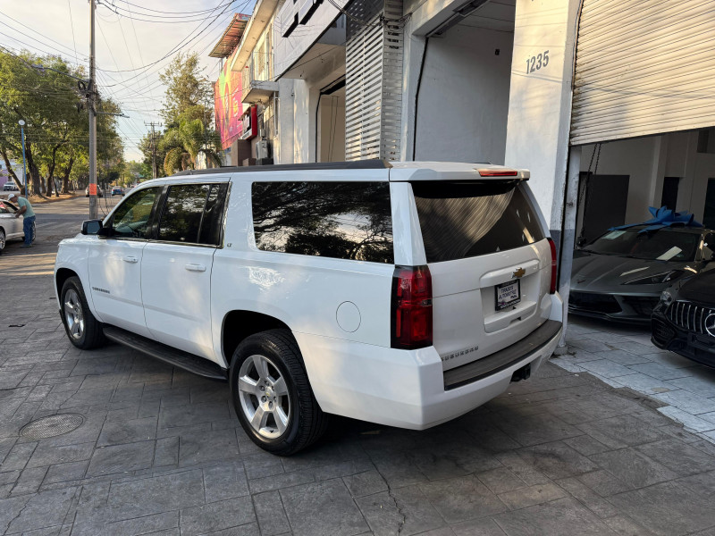 Chevrolet Suburban LT 2015