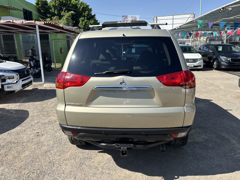 Mitsubishi Montero SPORT 4X4 2010