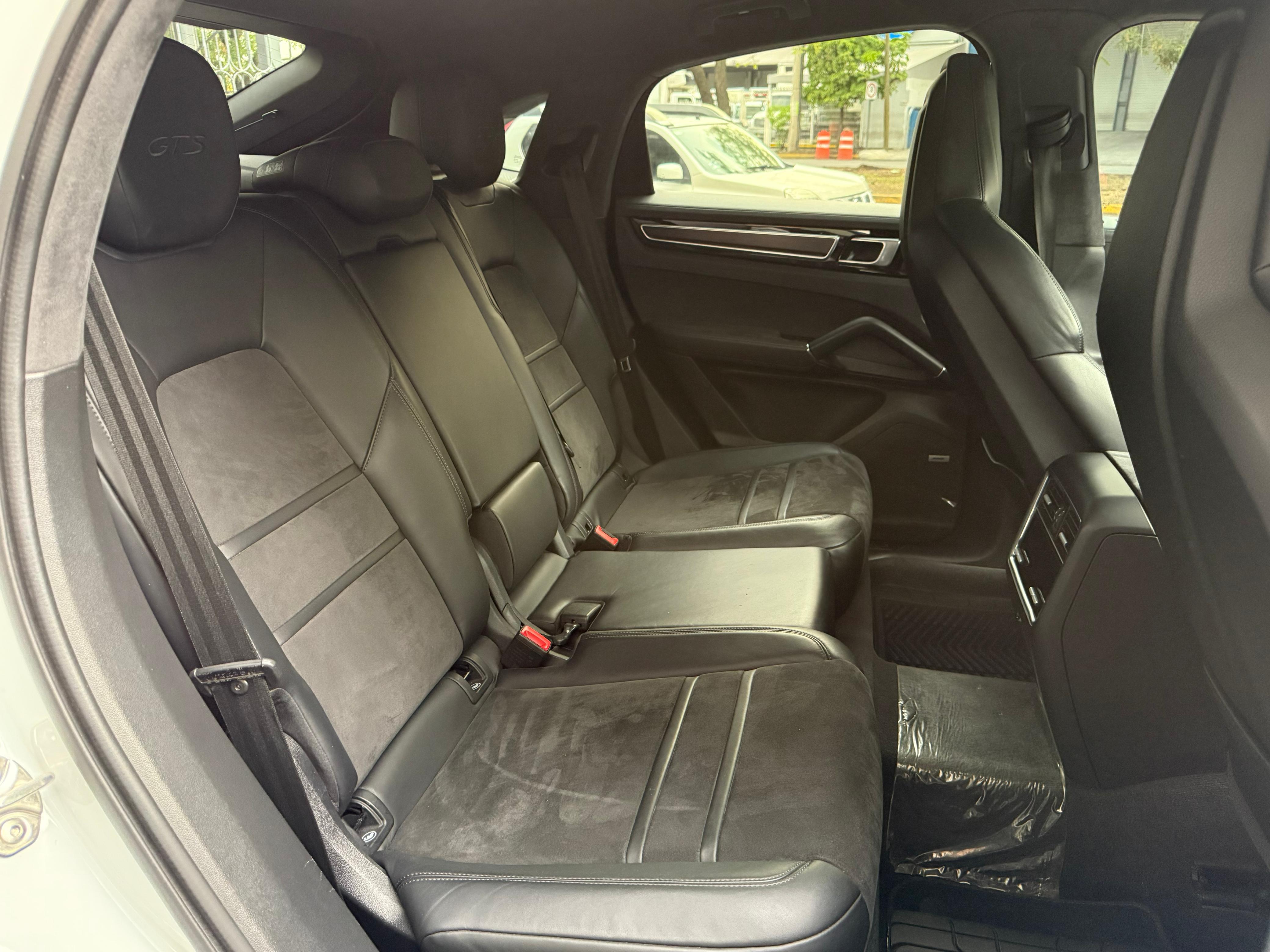 Porsche Cayenne Coupé GTS 2022