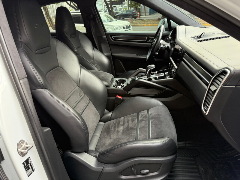 Porsche Cayenne Coupé GTS 2022