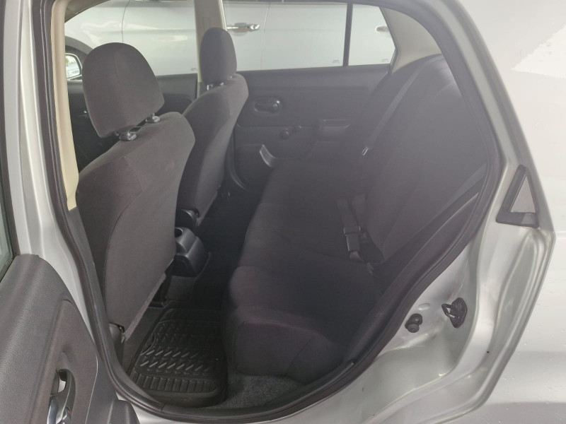 Nissan Tiida Custom 2012