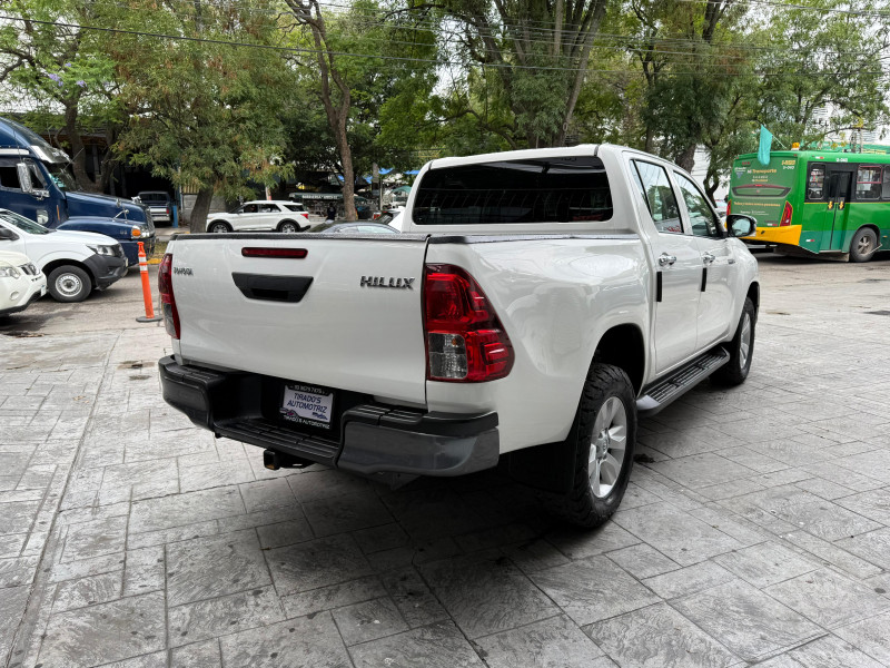 Toyota Hilux sr 2020