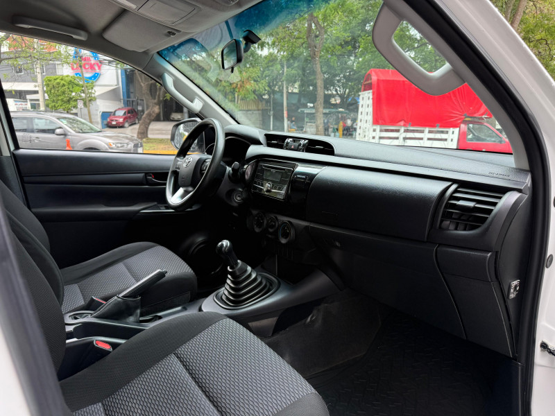 Toyota Hilux sr 2020