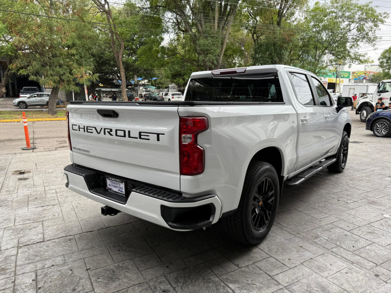 Chevrolet Nueva Silverado 4 puertas 2021